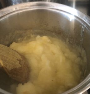 apple sauce in pan