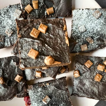 sliced brownies topped with chocolate chips